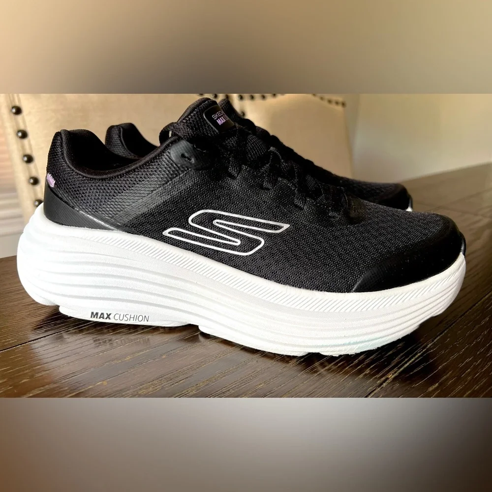 SKECHERS MAX CUSHIONING MESH LACE UP SNEAKERS ENDEAVOR SIZE 9.5 - Picture 3 of 13